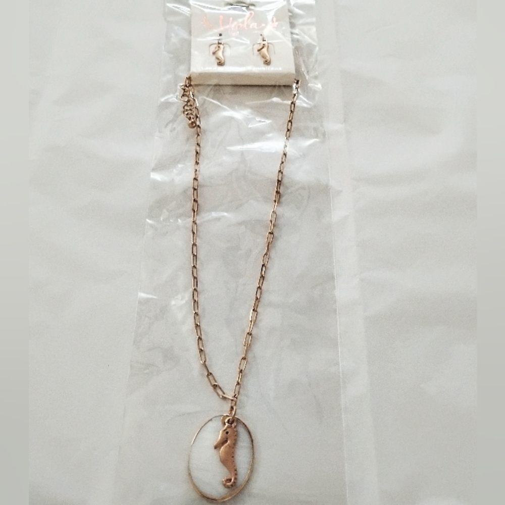 Rose Gold Seahorse Pendant Necklace - Women Jewelry